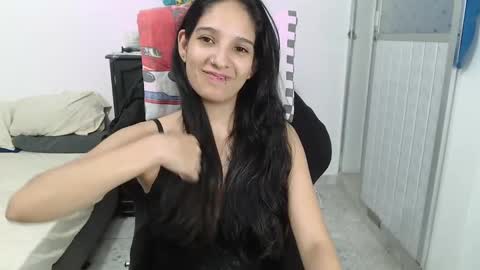 Snapshot of 69_shades chatting on 7, 3, 2025 lucero online show from 7, 3, 2025