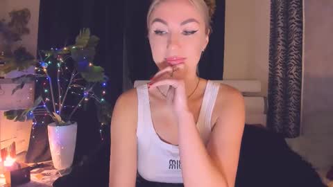 Snapshot of 6noangel66 chatting on 4, 12, 2025 SABOTAGE online show from 4, 12, 2025