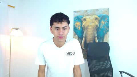 Snapshot of 7alan chatting on 13, 10, 2025 Alan online show from 13, 10, 2025