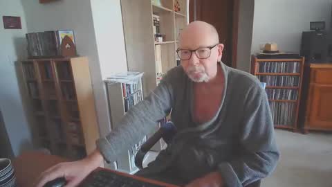 Snapshot of 7thsojourn chatting on 17, 10, 2025 Papi online show from 17, 10, 2025