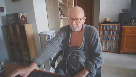 Snapshot of 7thsojourn chatting on 18, 10, 2025 Papi online show from 18, 10, 2025