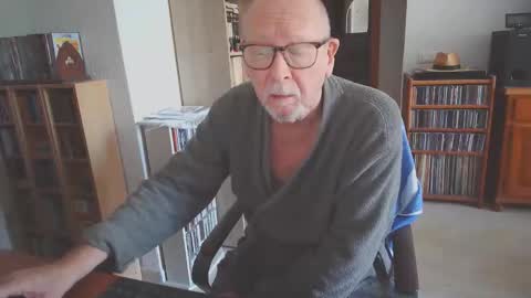 Snapshot of 7thsojourn chatting on 20, 10, 2025 Papi online show from 20, 10, 2025