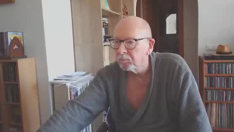 Snapshot of 7thsojourn chatting on 30, 10, 2025 Papi online show from 30, 10, 2025