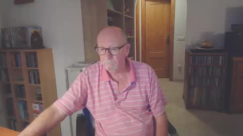 Snapshot of 7thsojourn chatting on 1, 11, 2025 Papi online show from 1, 11, 2025