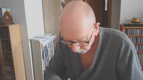 Snapshot of 7thsojourn chatting on 3, 11, 2025 Papi online show from 3, 11, 2025