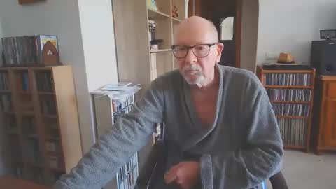 Snapshot of 7thsojourn chatting on 4, 11, 2025 Papi online show from 4, 11, 2025