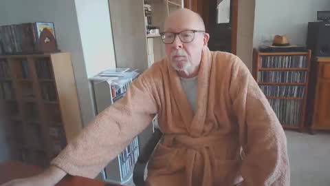 Snapshot of 7thsojourn chatting on 8, 11, 2025 Papi online show from 8, 11, 2025