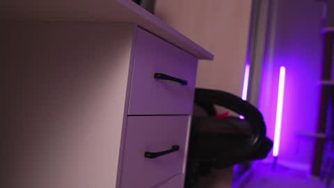 Monicano face online show from 23, 12, 2024