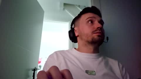 8inchdude93 online show from 4, 11, 2025