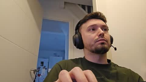 Snapshot of 8inchdude93 chatting on 6, 2, 2026 8inchdude93 online show from 6, 2, 2026