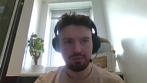 8inchdude93 online show from 19, 4, 2026