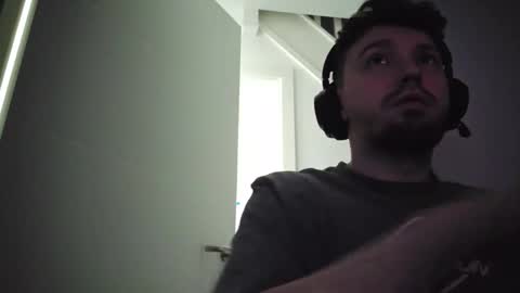 8inchdude93 online show from 26, 5, 2026
