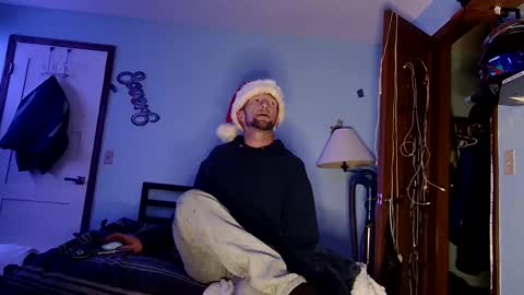 Snapshot of 9_25 chatting on 25, 12, 2024 8over6 online show from 25, 12, 2024