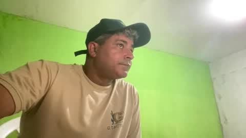 Snapshot of 9vinhocamshow chatting on 28, 4, 2026 9vinhocamshow online show from 28, 4, 2026