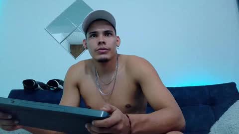 Snapshot of _0324 chatting on 30, 9, 2025 rick online show from 30, 9, 2025