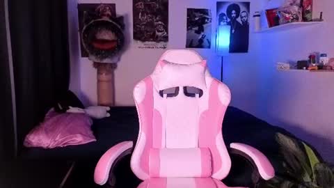abigaill online show from 28, 6, 2026