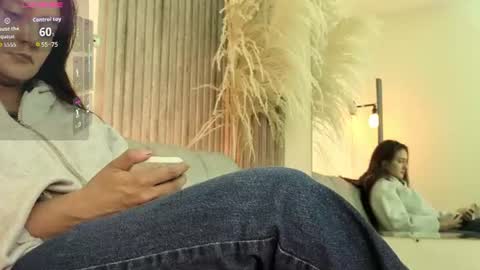 Snapshot of _alaia_collway_ chatting on 25, 6, 2026 Alaia online show from 25, 6, 2026