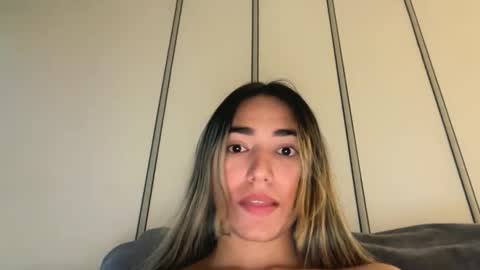 Snapshot of _alliex_ chatting on 20, 4, 2026 you can call me pretty online show from 20, 4, 2026