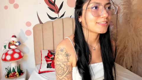 Snapshot of _allondra_ chatting on 5, 1, 2025 Allondra online show from 5, 1, 2025