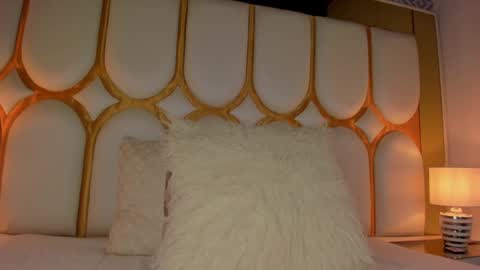 Ambar Curly online show from 4, 12, 2024
