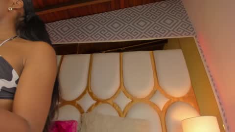 Ambar Curly online show from 8, 2, 2025