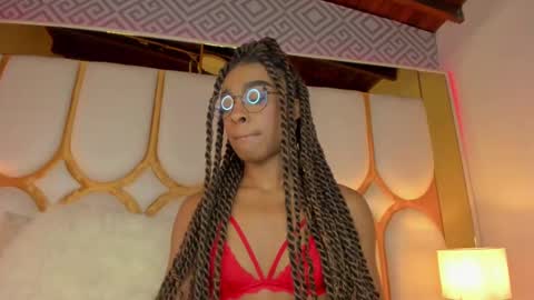 Ambar Curly online show from 11, 3, 2025