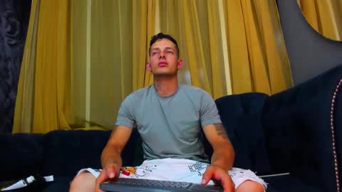 Snapshot of _angel_rivera chatting on 7, 2, 2026 Angel Rivera online show from 7, 2, 2026