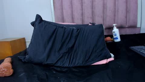 Snapshot of _aniisha_ chatting on 10, 3, 2025 Any online show from 10, 3, 2025