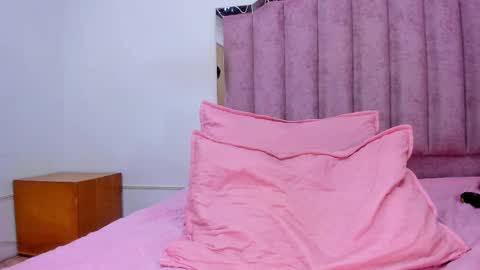 Snapshot of _aniisha_ chatting on 11, 3, 2025 Any online show from 11, 3, 2025