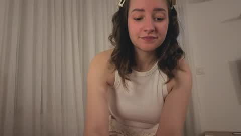 Snapshot of _annieone chatting on 7, 4, 2026 Anna online show from 7, 4, 2026