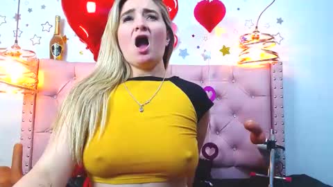 Snapshot of _antonella_11 chatting on 14, 2, 2025 _antonella_11 online show from 14, 2, 2025