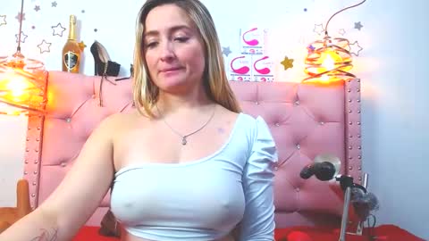 Snapshot of _antonella_11 chatting on 5, 3, 2025 _antonella_11 online show from 5, 3, 2025