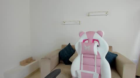    online show from 19, 11, 2025