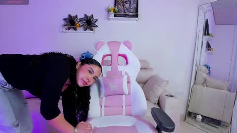 Snapshot of _april_smith_ chatting on 4, 5, 2026 online show from 4, 5, 2026