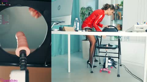 Snapshot of _artporno_ chatting on 13, 10, 2025 _artporno_ online show from 13, 10, 2025