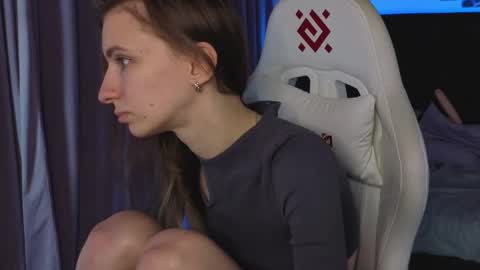 _ash_leyy_ online show from 16, 3, 2026