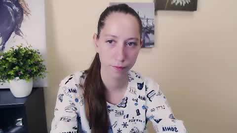 Snapshot of _astraia_ chatting on 9, 6, 2026 _astraia_ online show from 9, 6, 2026