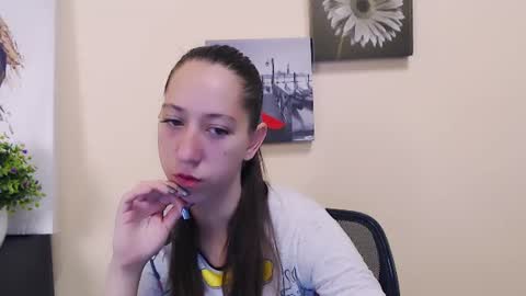 Snapshot of _astraia_ chatting on 19, 6, 2026 _astraia_ online show from 19, 6, 2026
