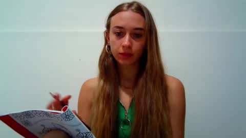 Snapshot of _aurora_sweet chatting on 10, 9, 2025 _aurora_sweet online show from 10, 9, 2025