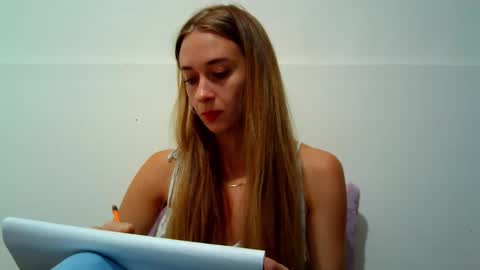 Snapshot of _aurora_sweet chatting on 15, 9, 2025 _aurora_sweet online show from 15, 9, 2025