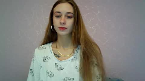 Snapshot of _aurora_sweet chatting on 9, 10, 2025 _aurora_sweet online show from 9, 10, 2025