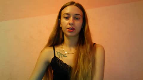 Snapshot of _aurora_sweet chatting on 29, 10, 2025 _aurora_sweet online show from 29, 10, 2025