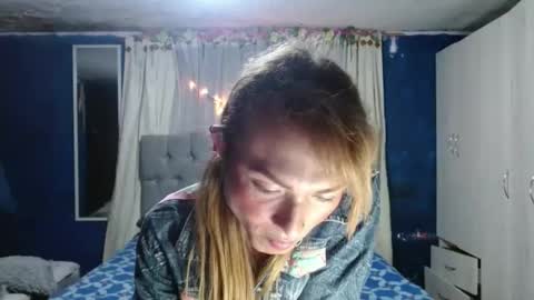 Snapshot of _azalea_65 chatting on 9, 10, 2025 _azalea_65 online show from 9, 10, 2025