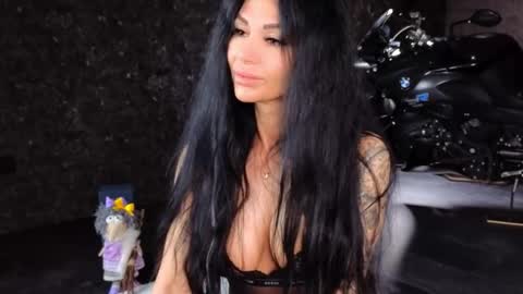 Julia online show from 8, 9, 2025