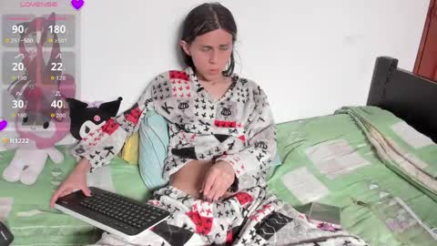 Snapshot of _baby_vi chatting on 13, 5, 2026 _baby_vi online show from 13, 5, 2026