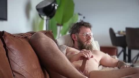 Snapshot of _beard_and_tattoo_ chatting on 17, 3, 2026 _beard_and_tattoo_ online show from 17, 3, 2026