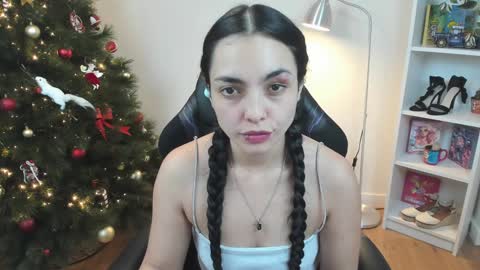 Bella Evans online show from 15, 12, 2024