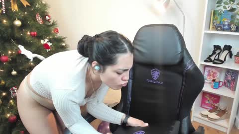 Bella Evans online show from 18, 12, 2024