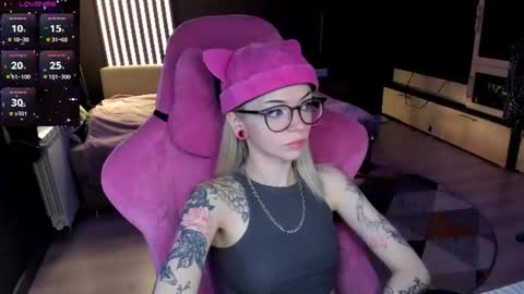 Olivia Subscribe to my Fansly -   online show from 10, 7, 2026