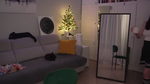 Lili online show from 8, 12, 2024